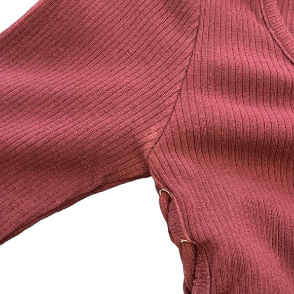 Forever 21 Long Sleeve Crop Top Burgundy Maroon Ribbed Crewneck Lace Up Medium - Picture 4 of 6